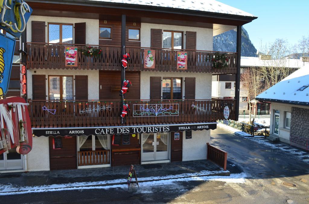 Les Touristes Hotel Abondance Exterior photo